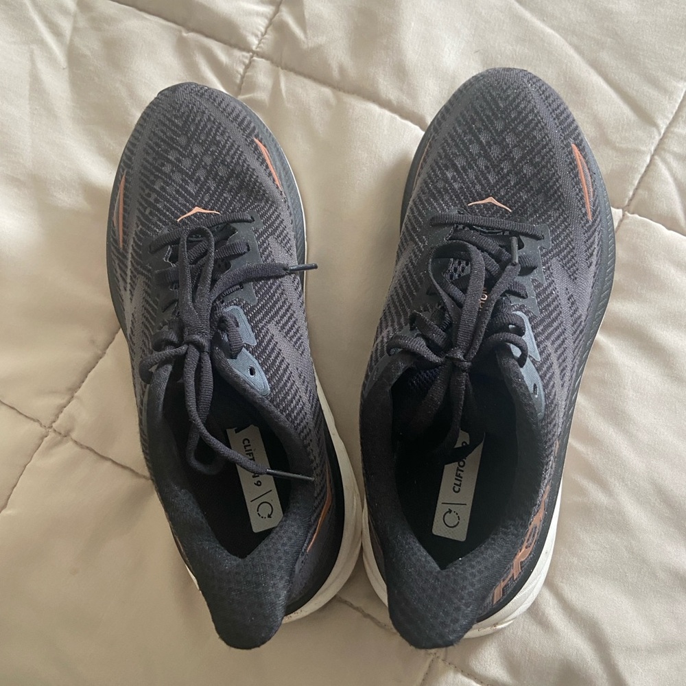 Hoka  Clifton 9 Women's 7.5 B